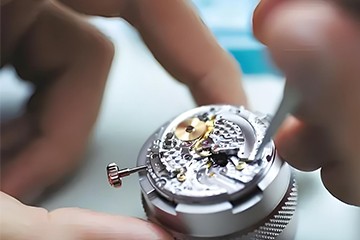 上海劳力士表走慢了维修电话